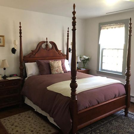 Riverwind Inn Bed And Breakfast Deep River Dış mekan fotoğraf
